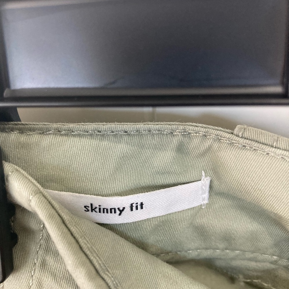 Calvin Klein Riley Capri Pants - Picture 4 of 5